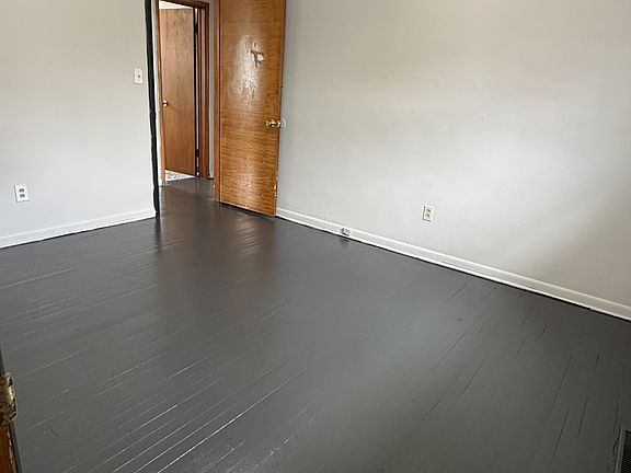5th image of 1157 Beechwood Rd