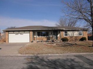 4 Terrace Dr, Winfield, KS 67156