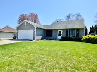 3707 Geneva Pl, McHenry, IL 60050