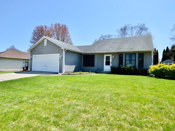 3707 Geneva Pl, McHenry, IL 60050