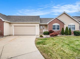 2278 Rosewood Ct, Flushing, MI