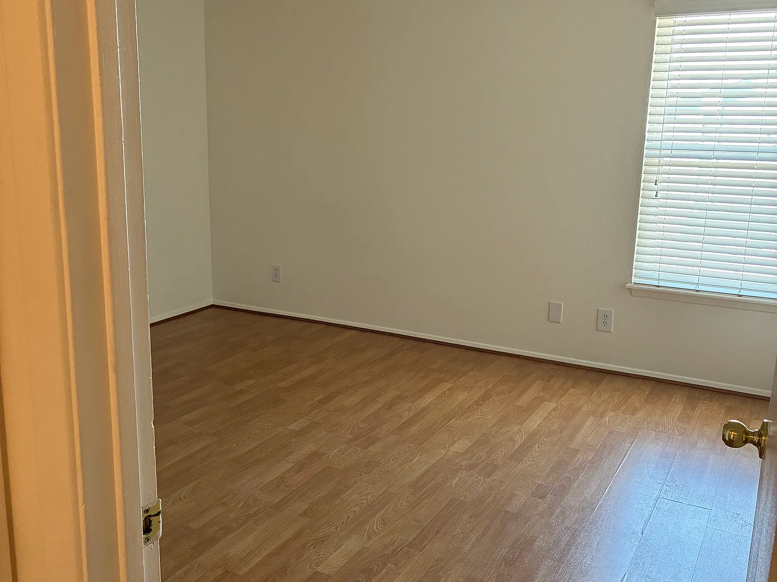 2 bed, 960 sqft, $1,150 — Photo 4
