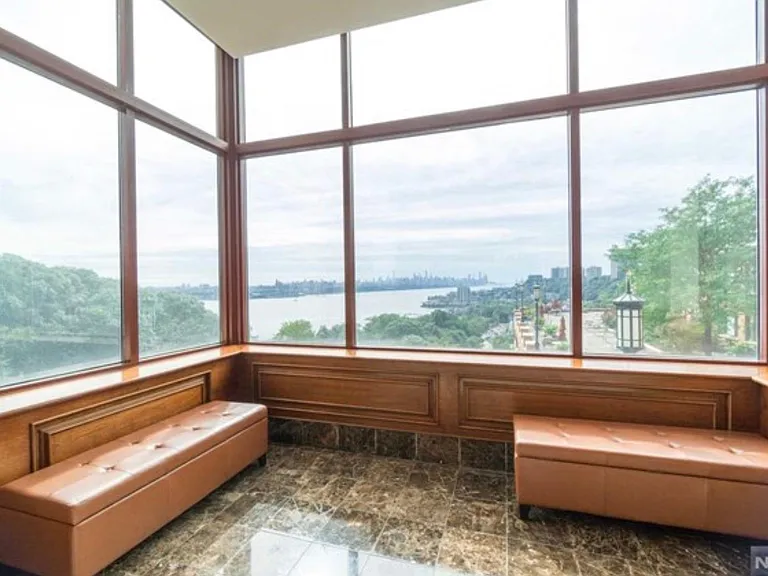 100 Old Palisade Rd #Penthouse 4113-13 — Photo 21