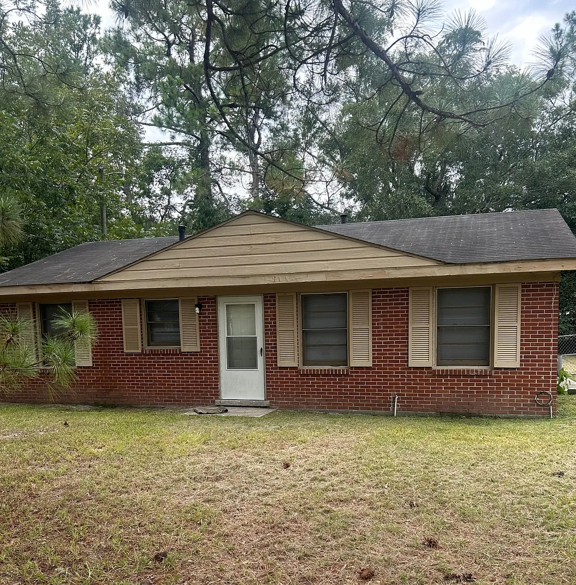 3 bed, 975 sqft, $1,000 — Photo 1