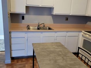 525 N 9th St APT 2B, Lebanon, PA 17046