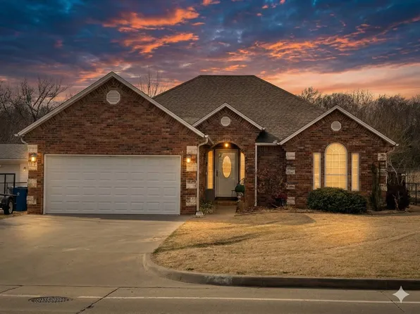 1405 S 9th St, McAlester, OK 74501