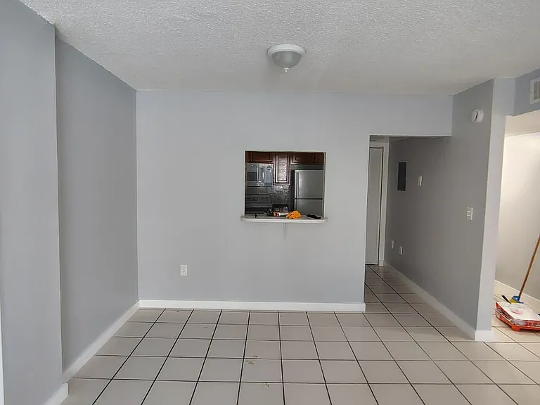 315-6680 W 2nd Ct — Photo 7