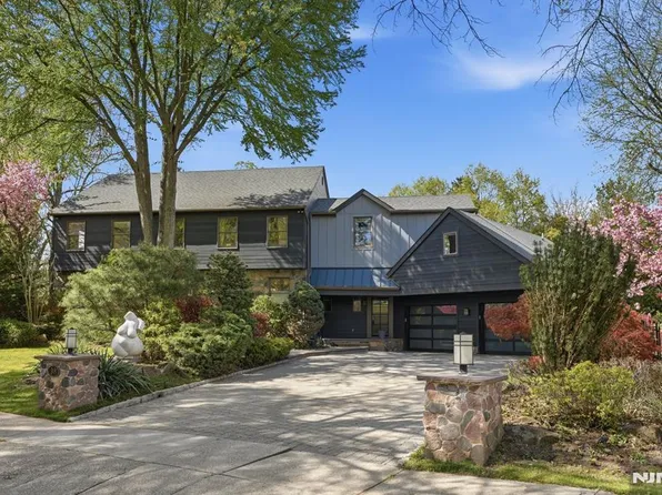 38 Trautwein Cres, Closter, NJ 07624