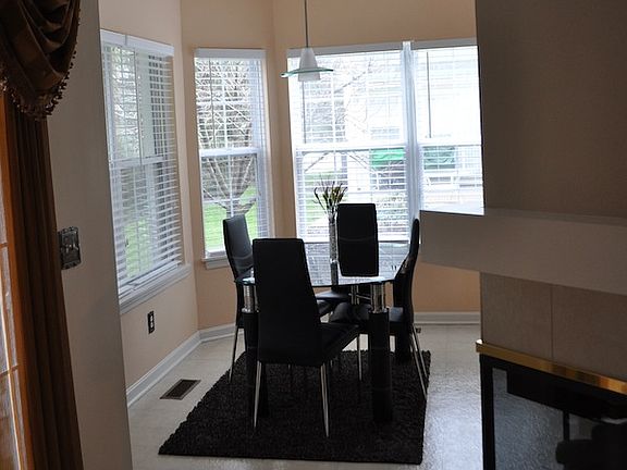 4th image of 246 Vista Cir #15C