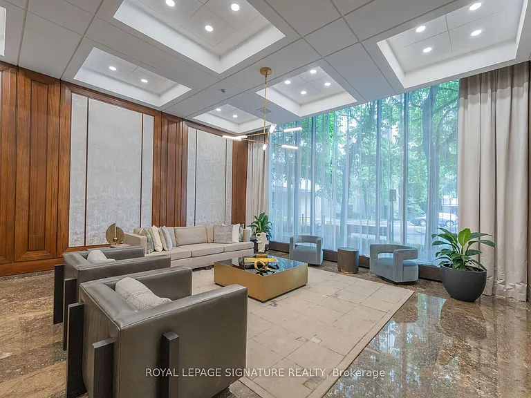 65 Harbour Sq #2109 — Photo 33