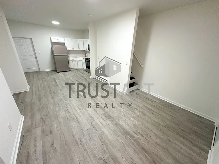 2153 W Grange Ave — Photo 5