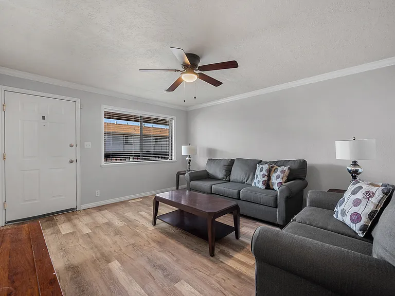 865 N 500 W #9 — Photo 3