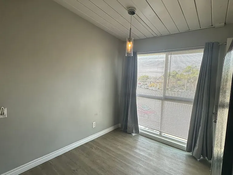 4533 Contour Blvd. — Photo 32