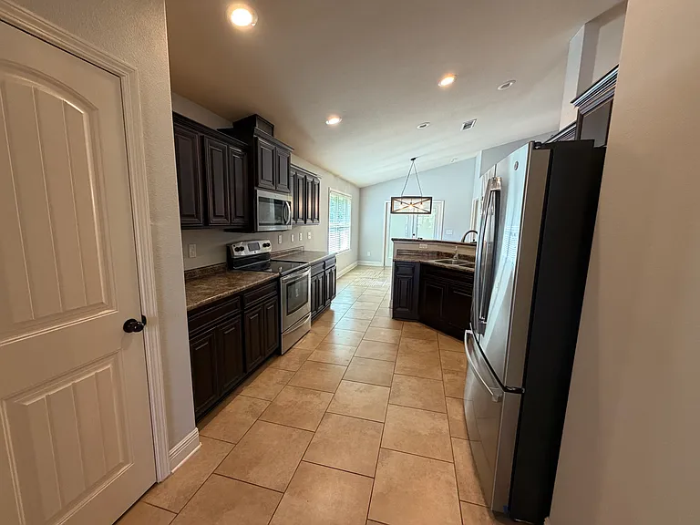 5563 Tucker Cir — Photo 5