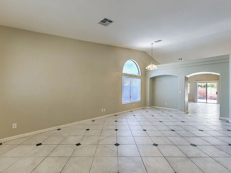 1158 Mirage Lake St — Photo 3