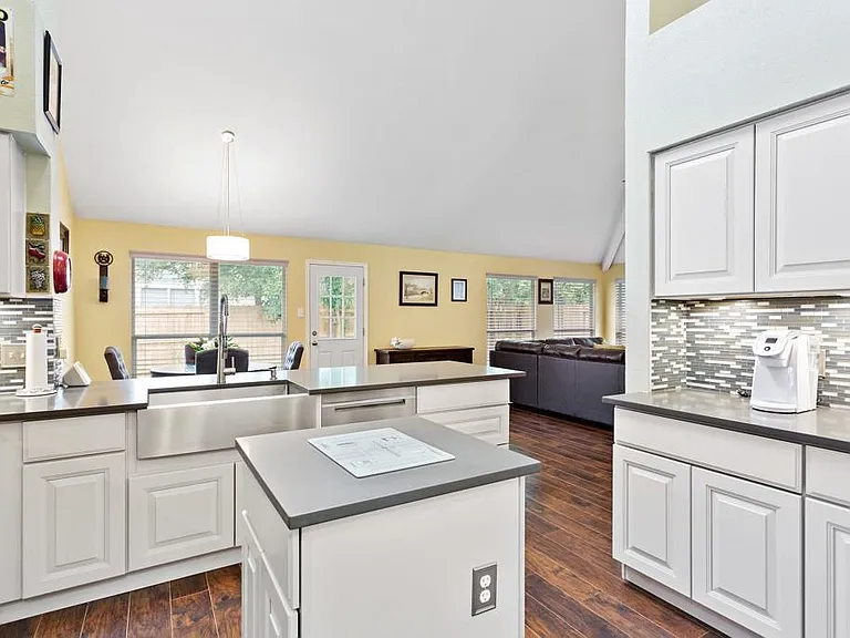 8203 Miller Falls Dr — Photo 18