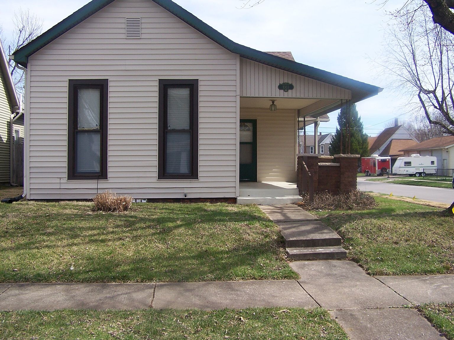 1303 Lafayette Ave, Columbus, IN 47201 | Zillow