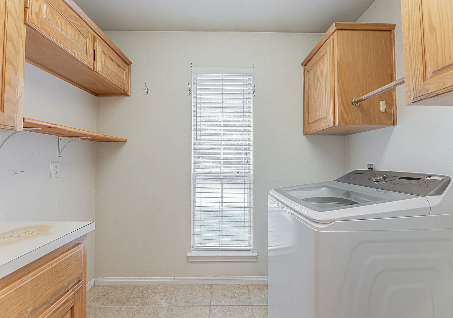 715 Paintbrush Dr — Photo 4