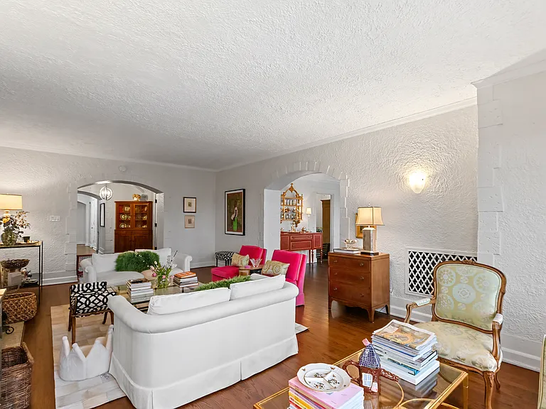 534 W Startford Pl — Photo 52