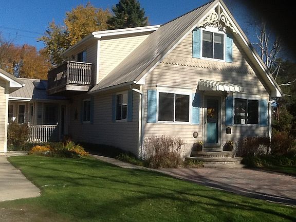 Upper balcony, brick walkway