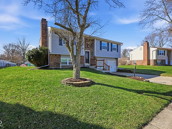 2nd image of 3911 Mistletoe Dr