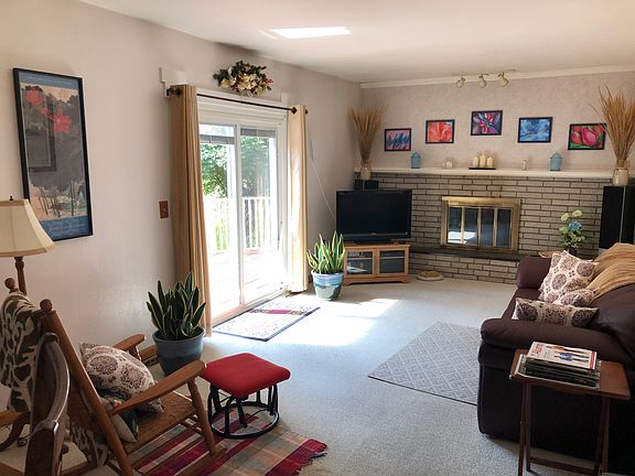 5th image of 2445 Traver Blvd