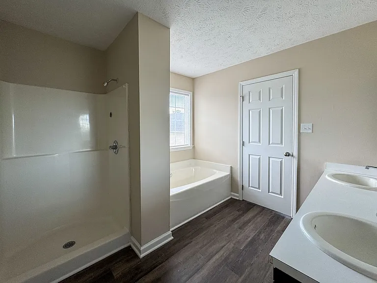 800 Connaly Dr — Photo 26
