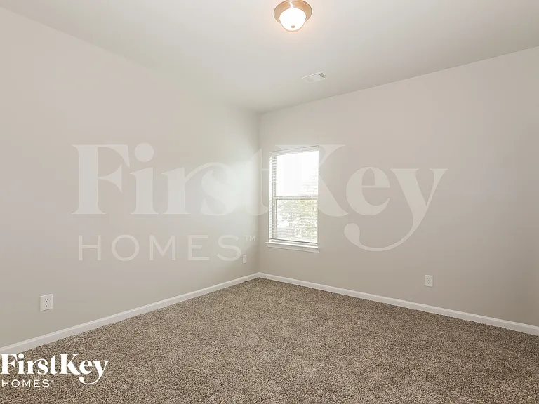 1247 Heartwood Ave — Photo 11