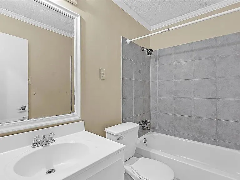 3967 Grahamdale Cir #B — Photo 9