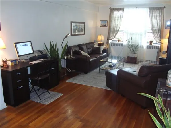 67-71 Yellowstone Boulevard image 1 of 25