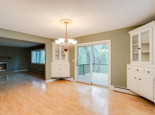 4086 Valentine Crest Rd, Arden Hills, MN 55112