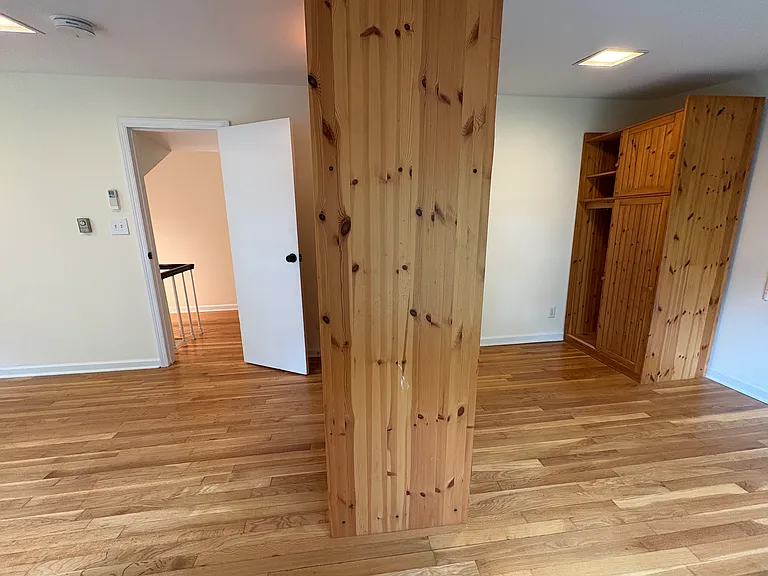 58 Benjamin St — Photo 24