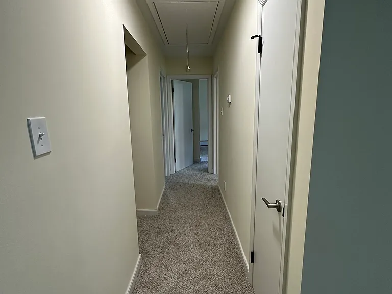 Hallway to bedrooms