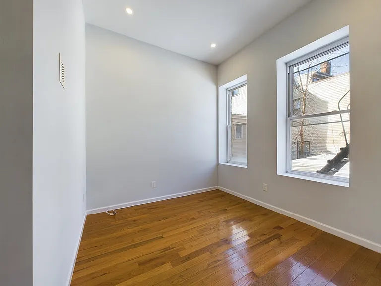 137 Monticello Ave #4 — Photo 12