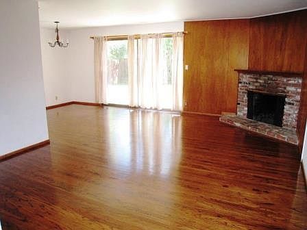 2nd image of 1065 Cuesta Dr