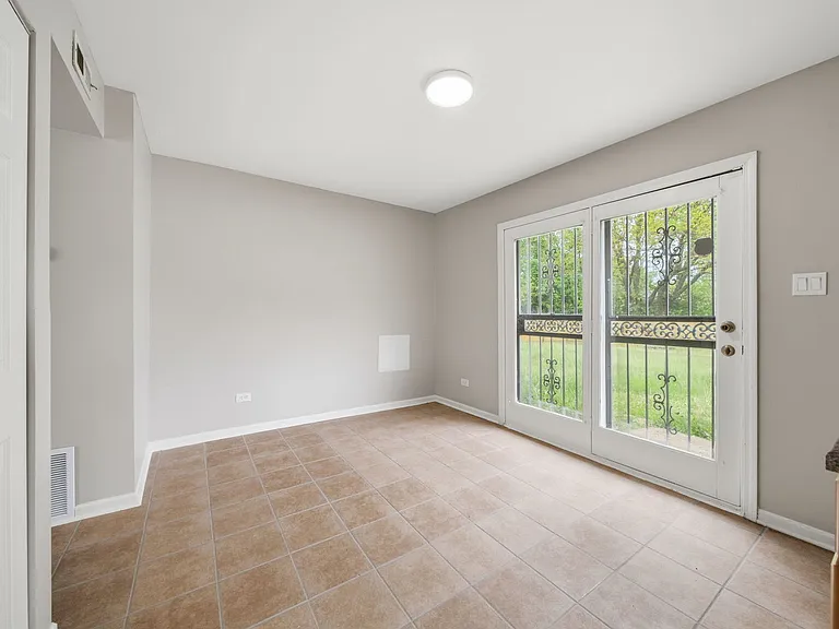 531 Wallace St — Photo 23
