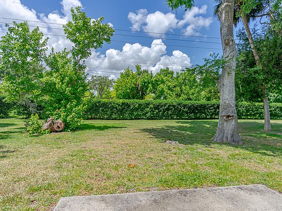 5th image of 4035 N Waterbridge Cir