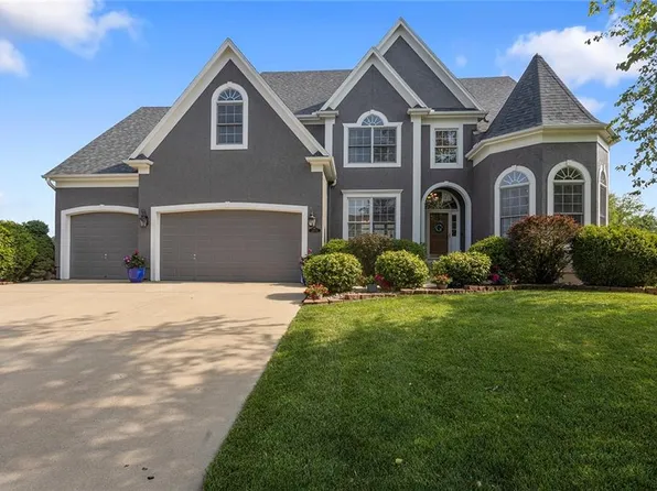 26031 W 150th St, Olathe, KS 66061