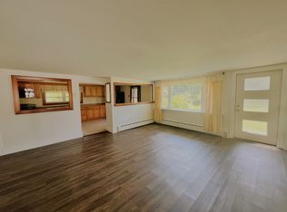 15 New Lenox Rd, Lenox, MA 01240