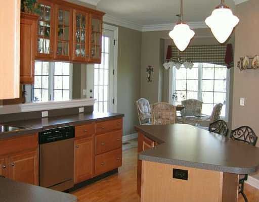 4th image of 1460 Sanborn Dr