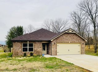 724 Salem Rd, Clarksville, TN 37040