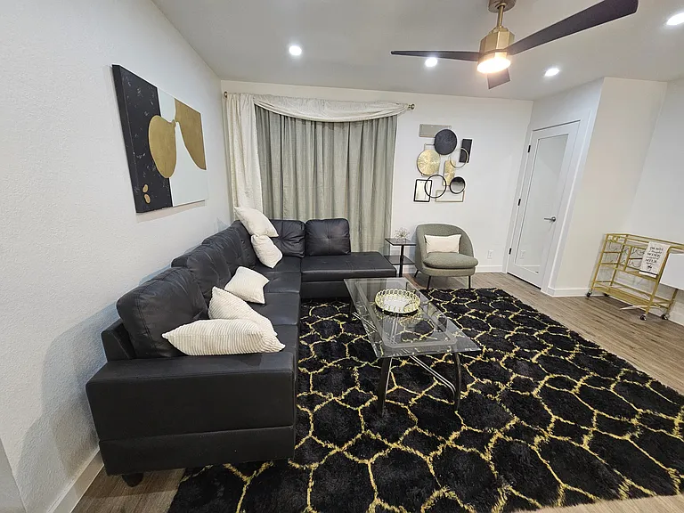 Duncan Ln — Photo 2