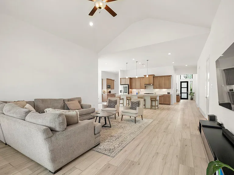 7403 Hanover Ln — Photo 16