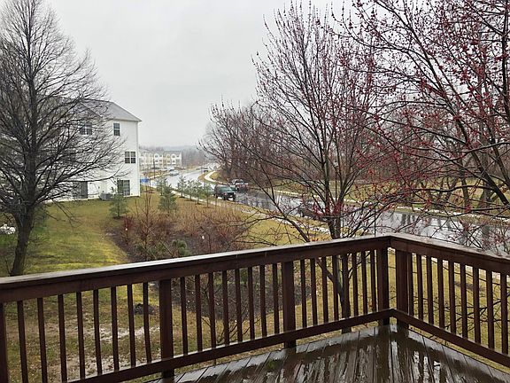 4th image of 107 Princetown Dr