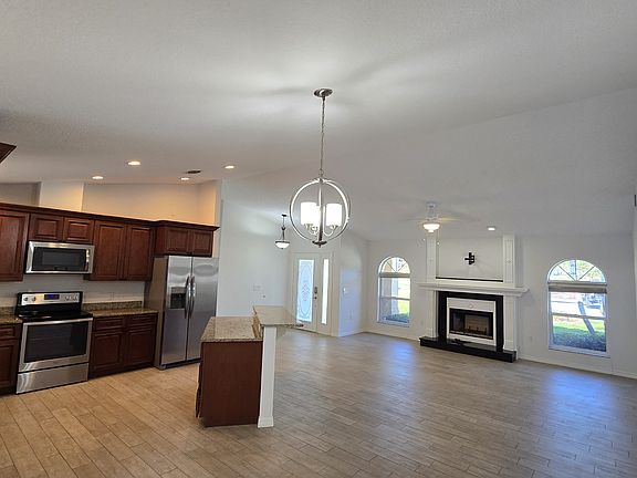5th image of 358 Echo Pines Way