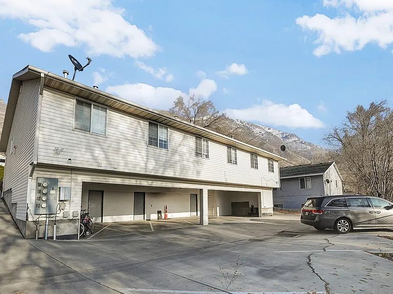 2112 S Dakota Ave — Photo 15