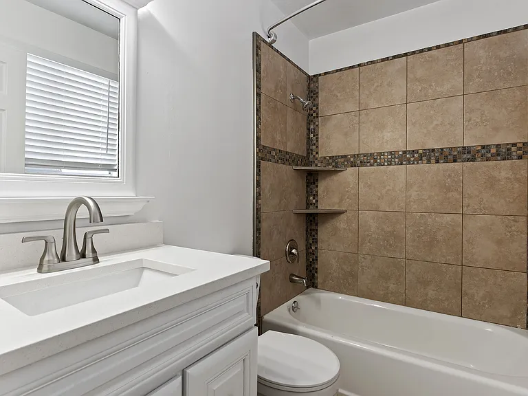 1806 N 350 W — Photo 11