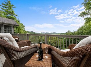 1031 W Rochester Dr, Cashiers, NC 28717