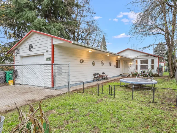 10516 SE Schiller St, Portland, OR 97266