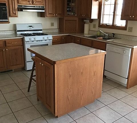 3rd image of 6311 Niemanville Trl